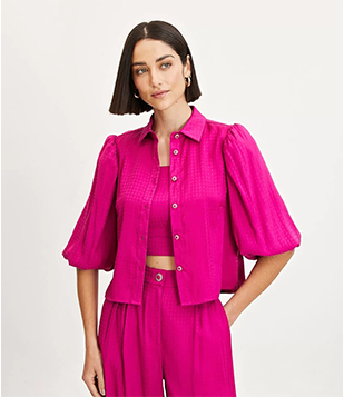 Camisa Cropped Em Jacquard Com Coraçõezinhos E Manga Balonê Rosa