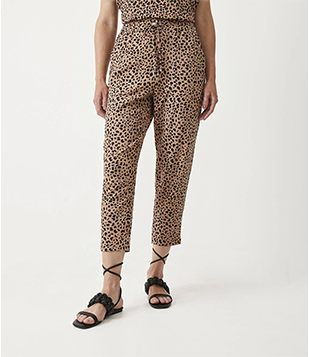 Calça Fluida Com Amarração No Cós E Estampa Animal Print Oncinha Preto