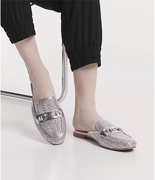 Sapatilha Mule Com Padrão Tressê Metalizado Prata
