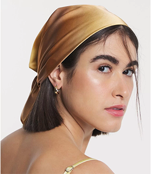 Lenço Em Tecido Acetinado Com Estampa Manchas Dourado