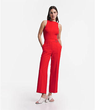 Calça Reta Alfaiatada Com Transpasse Com Fivela E Frisos Vermelho