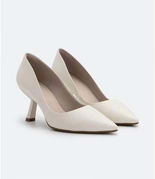 Sapato Scarpin Em Pu Com Salto Fino Vanilla Ice