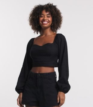 Blusa Cropped em Linho com Pespontos e Manga Bufante