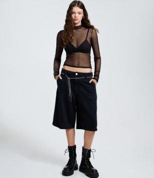 Bermuda Jorts em Jeans com Cinto Corrente Preto