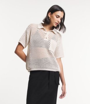 Blusa Manga Curta Em Tricõ Vazado Com Bolso Bege