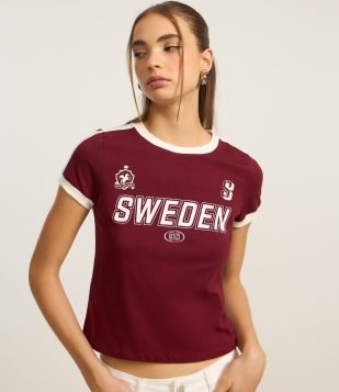 Blusa New T-shirt em Algodão com Lettering Sweden Bordô
