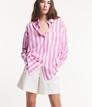 Camisa Alongada Em Viscolinho Com Cava Deslocada E Estampa De Listras Rosa/Branco