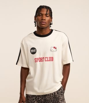 Camiseta Boxy em Algodão Hello Kitty Sport Club Off White