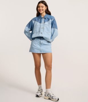 Jaqueta em Jeans com Recortes Bicolor Estruturados Azul Claro