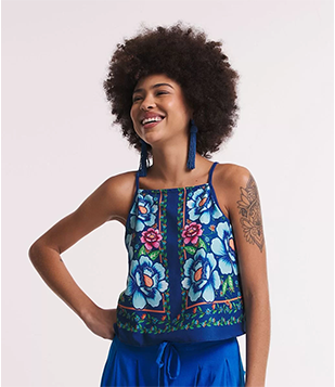 Blusa De Alça Em Viscose Com Estampa Floral Azul