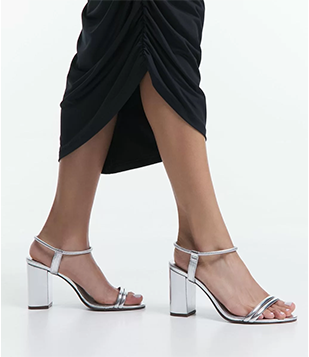 Sandália Com Salto Bloco E Bico Redondo Prata