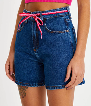 Short Mom Jeans Cintura Alta Com Cordão Na Cintura Azul
