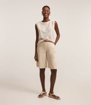 Bermuda Alongada Em Viscolinho Com Bolso Lateral Off White