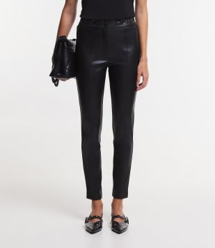 Calça Legging com Frente em Material Sintético e Detalhe Corrente no Cós Preto