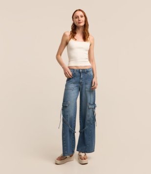 Calça Cargo Jeans Com Bolsos Laterais E Detalhes Azul