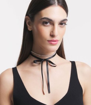 Colar Choker Com Strass E Fechamento De Laço Em Cetim Prata