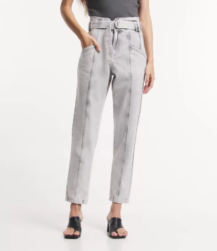 Calça Mom Jeans Com Cinto E Recortes Cinza