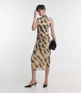 Vestido New Midi Em Meia Malha Com Golinha Alta E Estampa Abstrata Bege