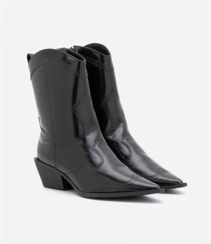 Bota Western Com Cano Curto E Bico Fino Preto