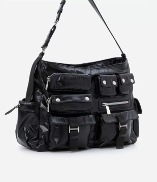 Bolsa Hobo Grande Com Bolsinhos Utilitários Preto