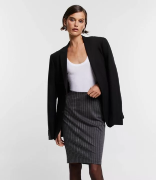 Saia Curta Cintura Alta Com Listras Riscas De Giz Cinza