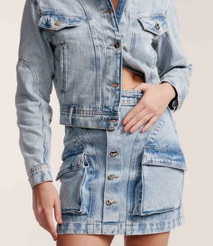 Saia Curta Jeans Com Recortes E Bolsos Azul