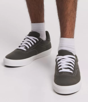 Tênis Street Vulcan Com Recortes E Costura Contrastante Verde Oliva