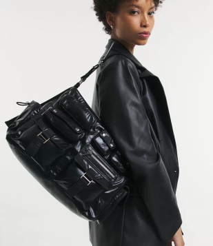 Bolsa Hobo Grande Com Bolsinhos Utilitários Preto