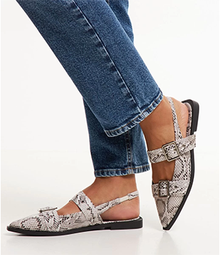 Sapatilha Slingback Com Estampa Animal Print E Fivelas Bege