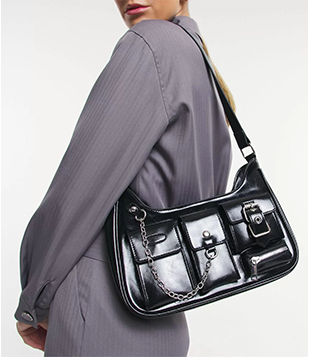 Bolsa Baguete Média Com Bolsos Utilitários E Detalhe De Corrente Preto