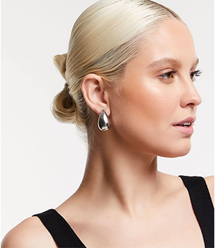 Brinco Pequeno Em Metal Com Formato De Gota Prata