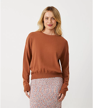 Blusão Fechado Em Tricô Com Manga Longa E Cava Deslocada Marrom