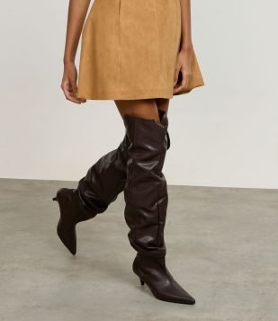 Bota Over The Knee com Caimento Franzido Marrom