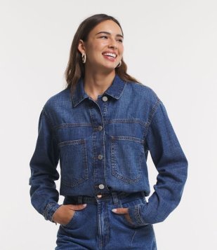 Camisa Jeans Com Bolsos E Barra Arredondada Azul Médio
