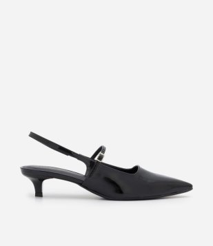 Scarpin Slingback Com Bico Fino E Detalhe Em Fivela Preto