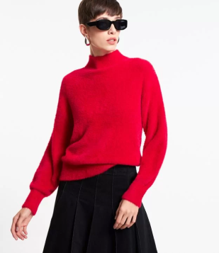 Suéter Em Tricô Com Gola Alta E Pelinhos Vermelho