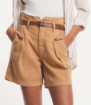 Bermuda Mom Em Sarja Com Cinto E Cós Diferenciado Bege