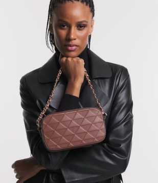 Bolsa Transversal 02 Em 01 Com Alças Duplas E Triângulos Texturizados Marrom