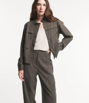 Jaqueta Bomber Em Viscose Com Bolsos Lapela E Pespontos Contrastantes Verde Oliva