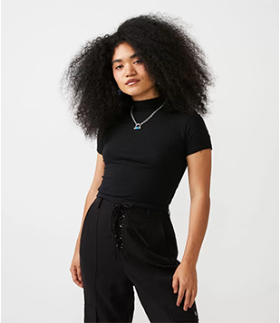 Blusa Curta Em Ribana Com Golinha Alta E Manga Curta Preto