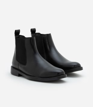Bota em Couro com Cano Médio Preto