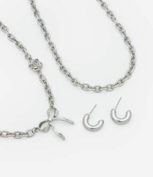 Conjunto de Colar e Brinco Metal com Shape de Corrente e Pingente Laço Prata