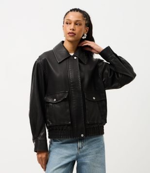 Jaqueta Oversized em PU com Bolso Preto