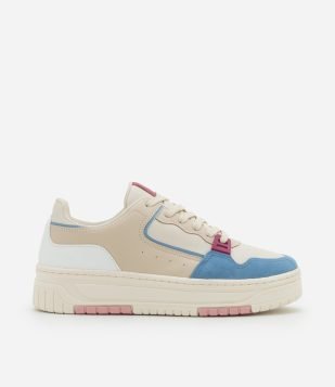 Tênis Cano Baixo com Recortes Branco, Azul e Rosa
