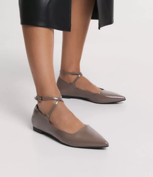 Sapatilha Em PU Com Bico Fino E Amarração No Tornozelo Cinza