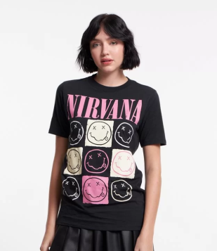Camiseta Alongada Em Meia Malha Com Estampa Banda Nirvana Carinhas Preto
