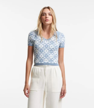 Blusa Em Jacquard Com Gola Polo E Estampa De Margaridas Azul