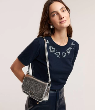 Camiseta Em Algodão Com Corações Em Strass Na Gola Azul