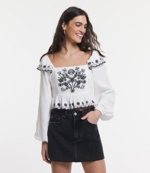 Blusa Bata Com Bordado Floral E Babadinho No Ombro Branco