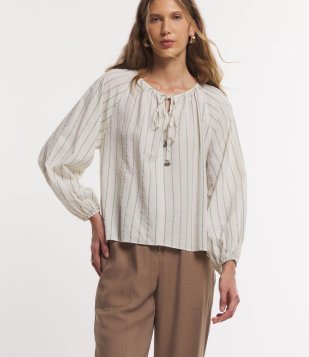 Blusa Bata Em Viscolinho Com Amarração Na Gola E Estampa Listrada Off White